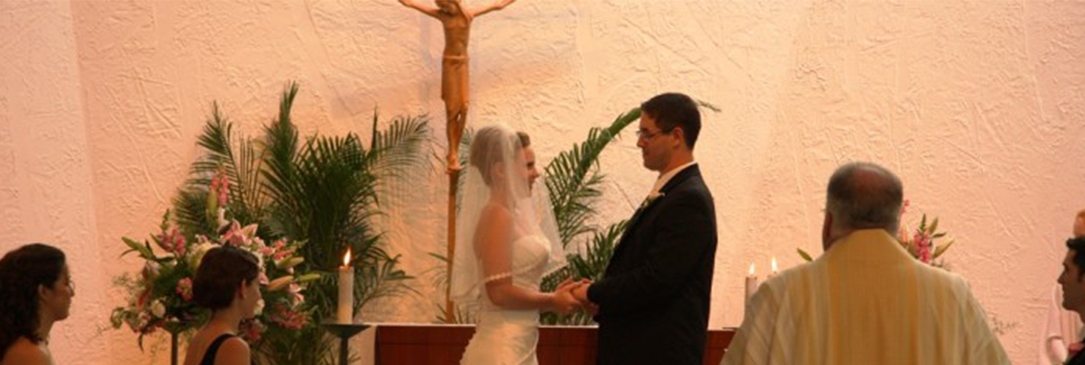 ִ˰appԼ wedding being officiated